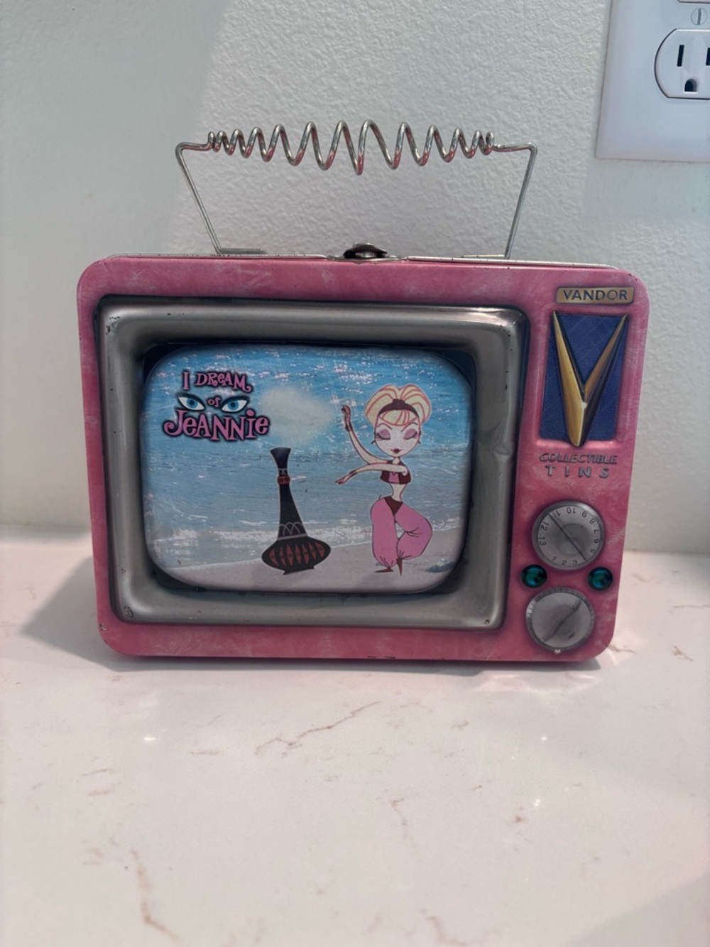 Vandor I Dream of Jeannie Pink Retro TV Tin Lunchbox